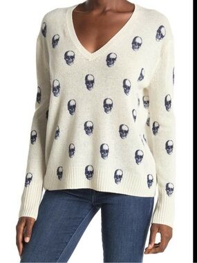 Skull Cashmere V-Neck Skull Print
Cashmere Sweater from 360
Cashmere Size Small